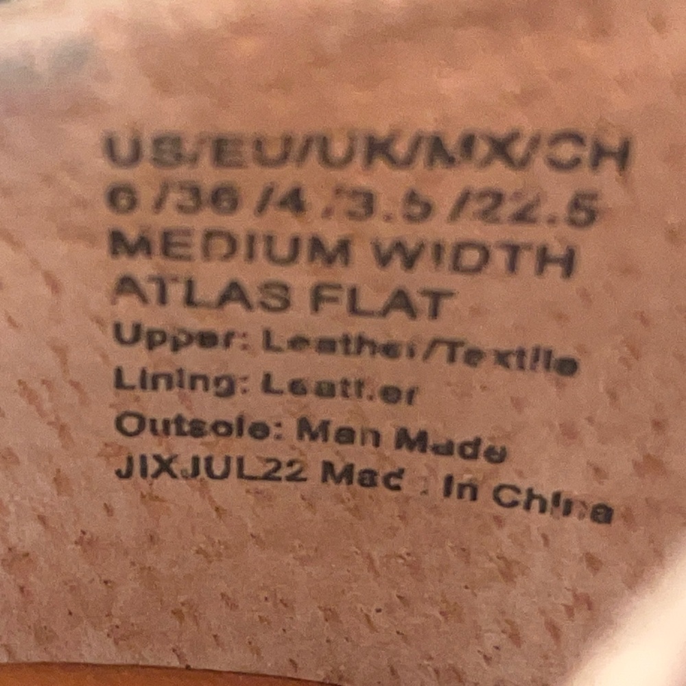 Women’s Kenneth Cole Black Flats with Ribbon - Picture 6 of 6